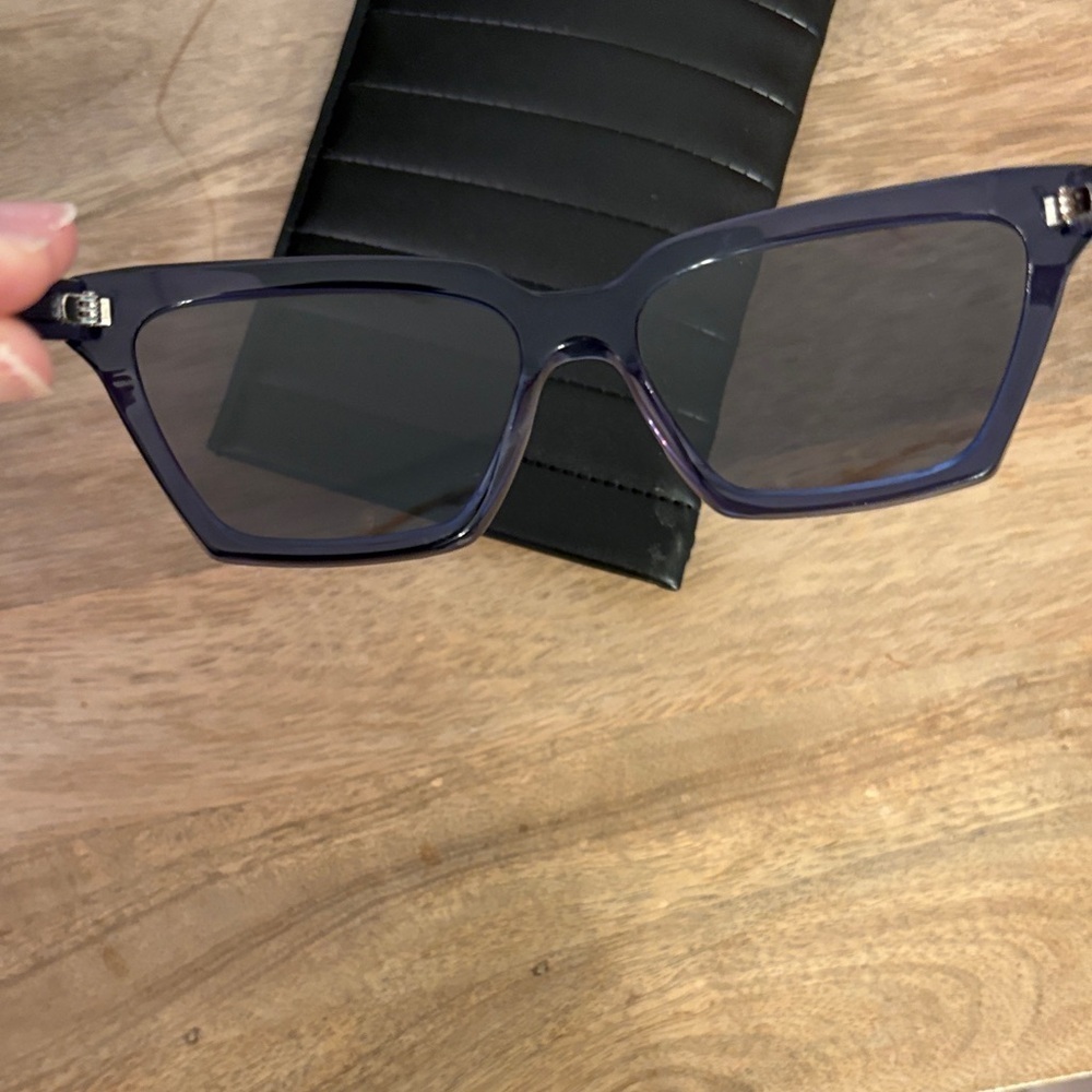 Victoria Beckham Dark Blue Sunglasses - Picture 10 of 11